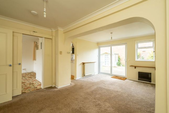 1, Cutfield Close, Chichester photo 4