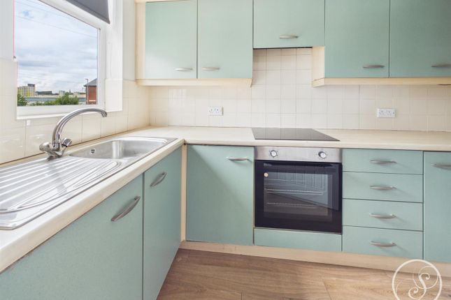 12, Anderson Avenue, Leeds photo 3