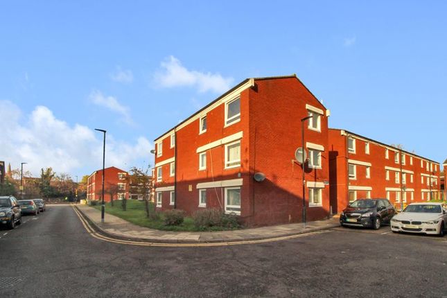 Thumbnail Flat for sale in Victoria Crescent, Tottenham