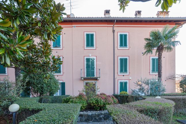 Thumbnail Apartment for sale in Lake Como, Italy
