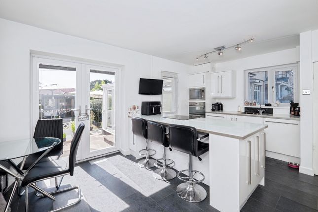 2, Rosparvah Gardens, Penzance photo 3