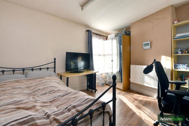 End terrace house for sale in Manor Park Road, East Finchley
