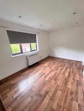Flat to rent in Daniel Close, Birchwood, Warrington