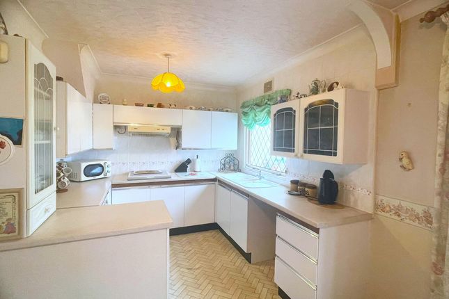92, Ridgeway Avenue, Gravesend photo 3