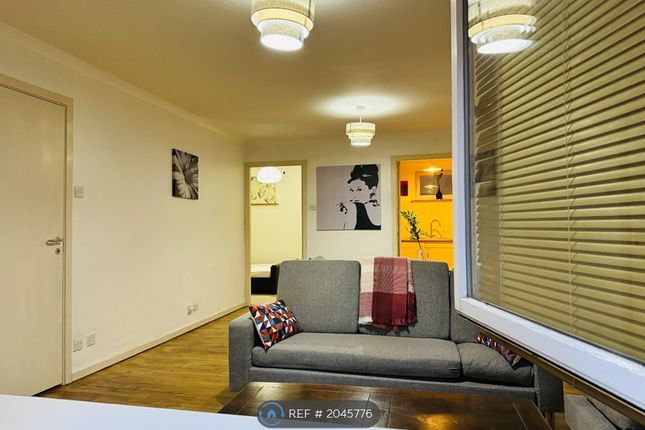 Thumbnail Flat to rent in Lawrence Wharf, London