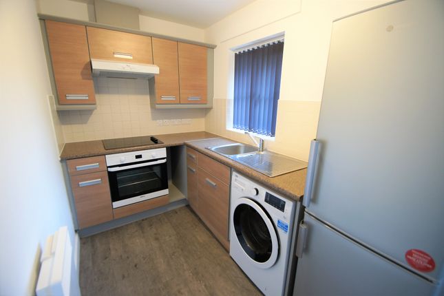 30, Meadow Way, Staffordshire photo 4