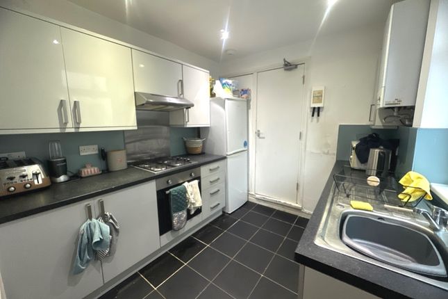 4-bed terraced on 8, Merthyr Street, Cardiff, £2,060/mo