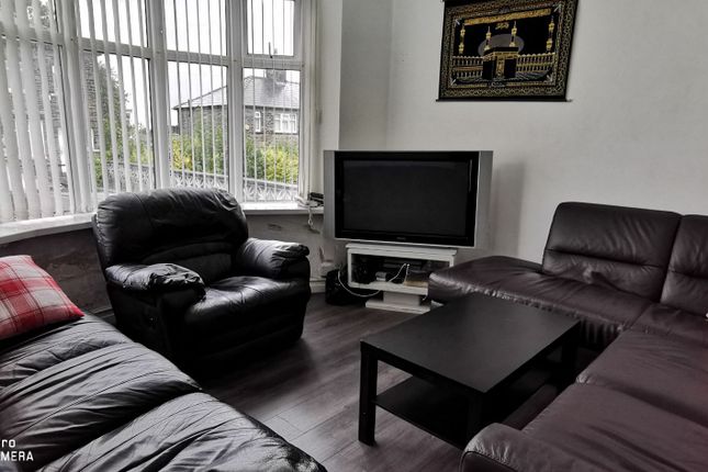 48 St. Leonards Grove, Bradford photo 2
