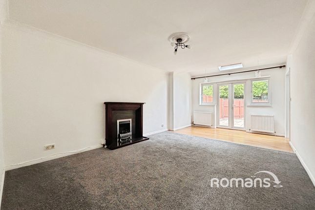 25, French Gardens, Camberley photo 4