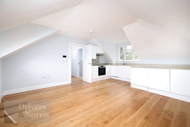 Flat for sale in Fairfield Close, Finchley, London