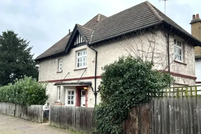 5 Bedroom Detached For Sale