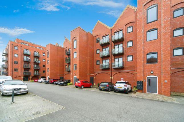 Thumbnail Flat for sale in Handbridge Square, Chester, Cheshire