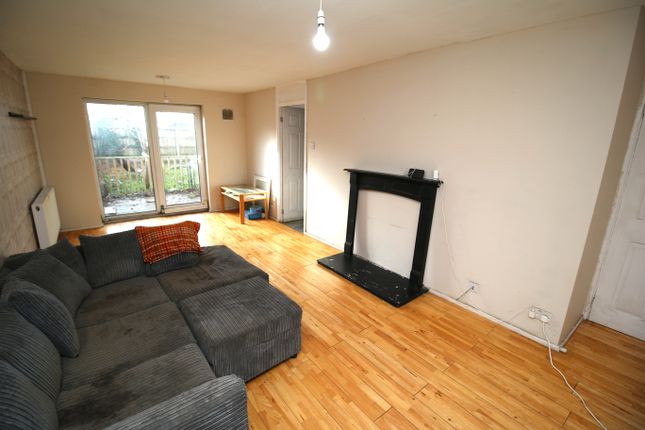 74, Mavor Drive, Bedworth photo 2
