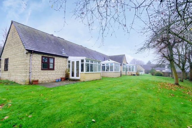 Thumbnail Bungalow for sale in Chipping Norton, Oxfordshire
