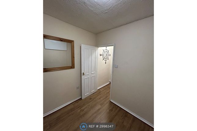 Flat, St James Court Minster Road, Sheerness photo 4