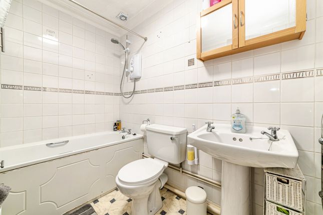 Flat 4, Premier Court, Mill Close, Hook photo 4