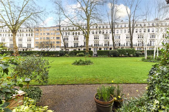 Flat for sale in Kensington Gardens Square, London