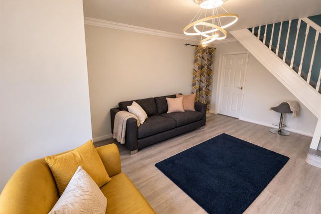 19, Highcroft Gardens, Keighley photo 4