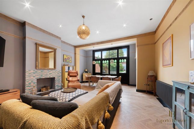 Flat for sale in The Avenue, Queens Park NW6