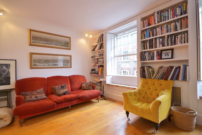 Flat to rent in New Row, Covent Garden