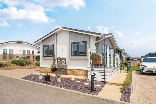 2-bed caravan on Solent Grange Residential Park,50, New Lane, Lymington, £399,995