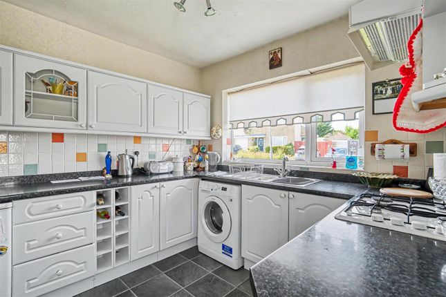 33, Vale Road, Stalbridge photo 2