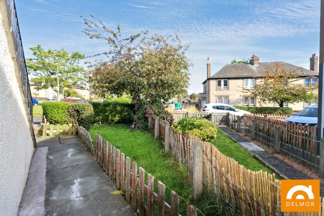 Ossian Crescent, Leven photo 4