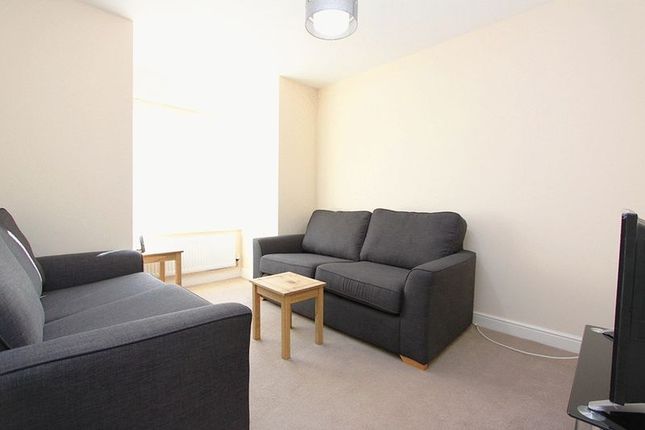 Room to rent in Rooms To Rent, Jack Sadler Way, Exeter