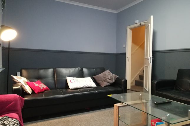 Terraced house to rent in Gwydr Crescent, Uplands Swansea