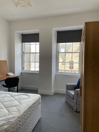 Flat to rent in Worlds End Close, Grassmarket, Edinburgh