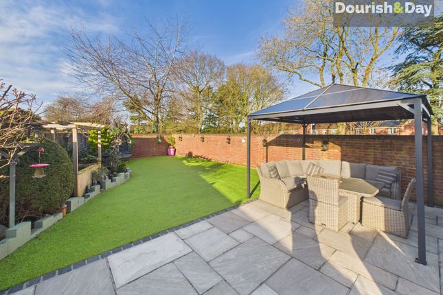 17 Chestnut Drive, Stafford photo 3