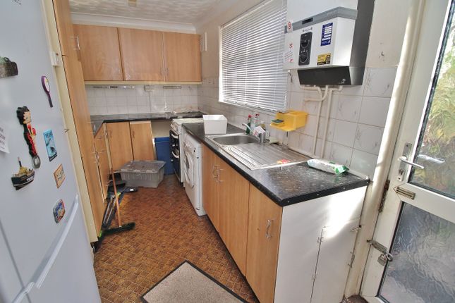 Stroudwood Road, Havant photo 3