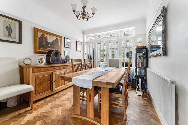 17, Courtlands Drive, Hertfordshire photo 4
