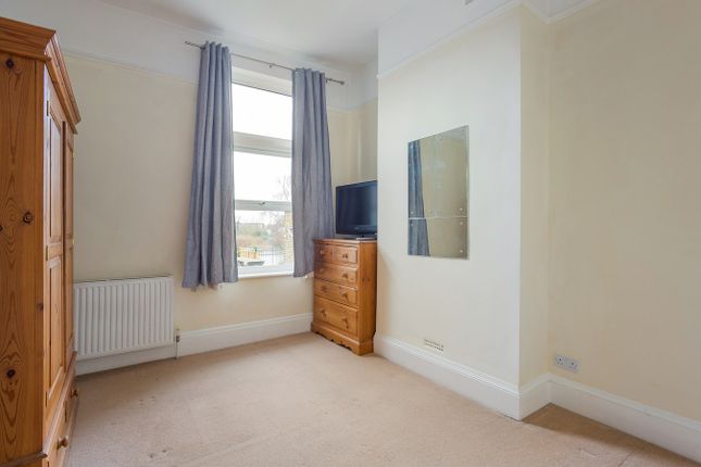 Flat for sale in South Ealing Road, Ealing