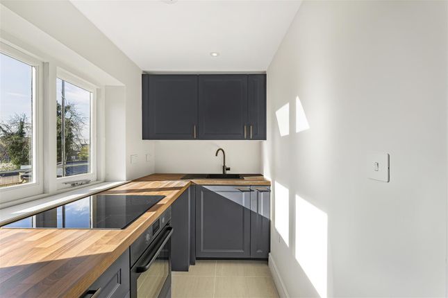 Flat for sale in Beulah Road, Walthamstow, London
