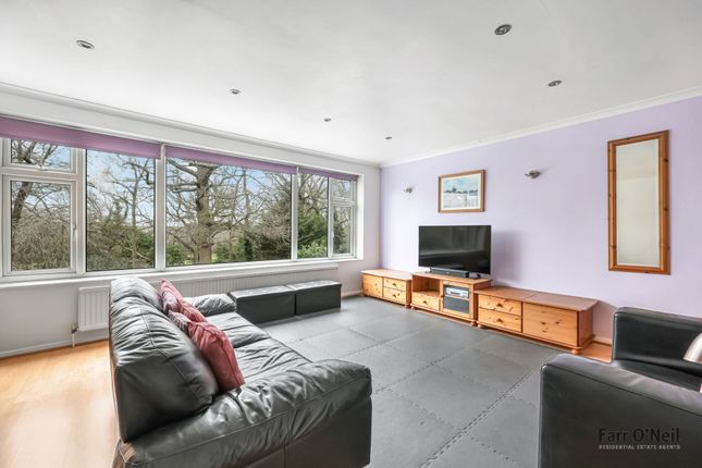 85, Ardmore Lane, Buckhurst Hill photo 2
