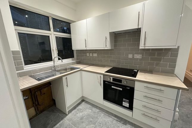 Lakeside Road, Palmers Green photo 2