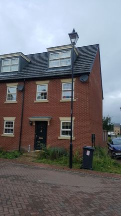 3 bed town house to rent in Comelybank Drive, Mexborough