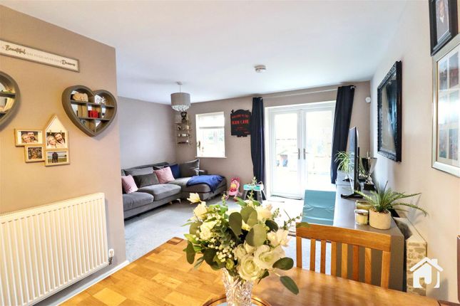 11, Castle Hill Road, Anstey photo 3