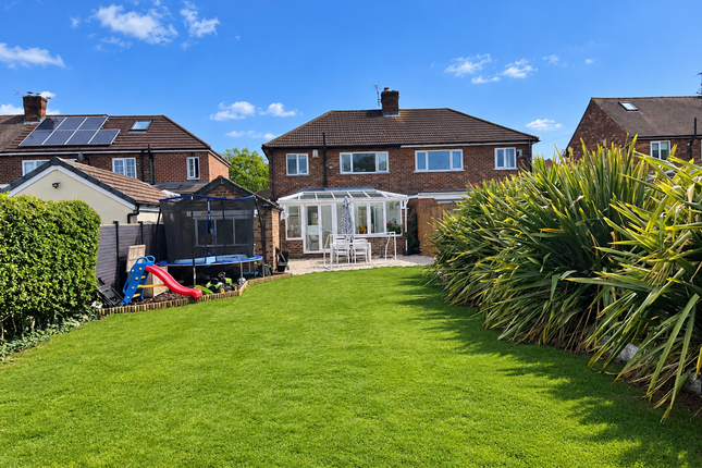 51, Mill Hill Avenue, Pontefract photo 2