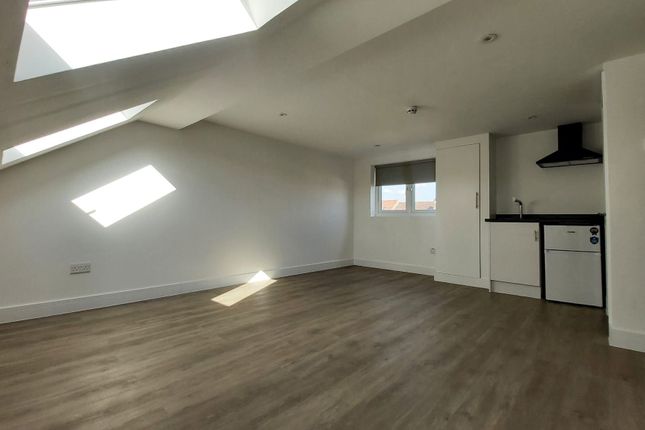 Room 5, 52 Canmore Gardens, London photo 3