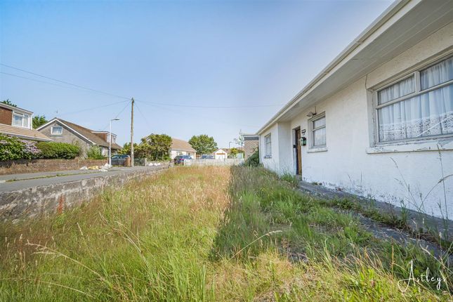 5 Beaufort Drive, Swansea photo 4