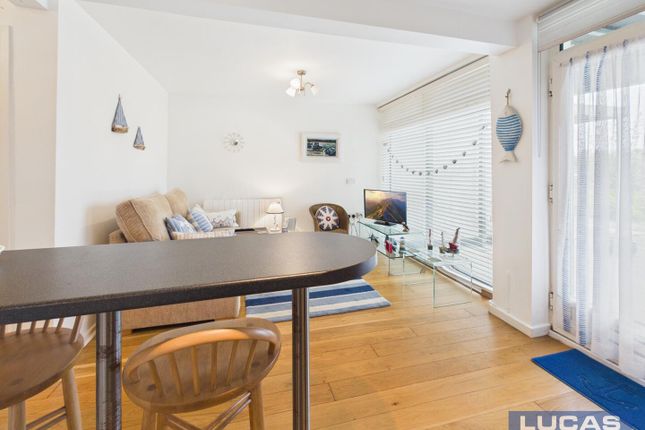 6, Capel Lodge, Trearddur Bay photo 3