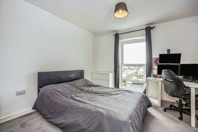Flat for sale in Carrowmore Close, West Thurrock, Grays
