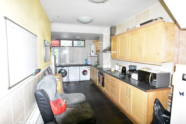 26, The Gardens, Harrow photo 4