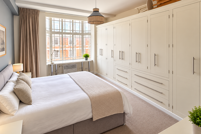 52 Arthur Court, Queensway, London photo 3
