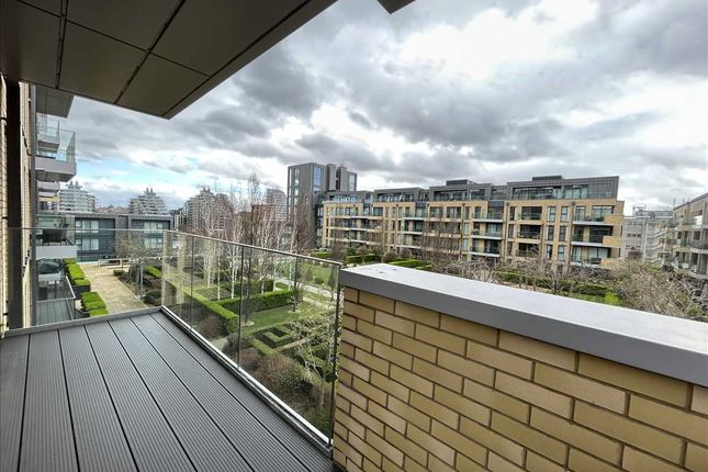 Flat for sale in Central Avenue, London