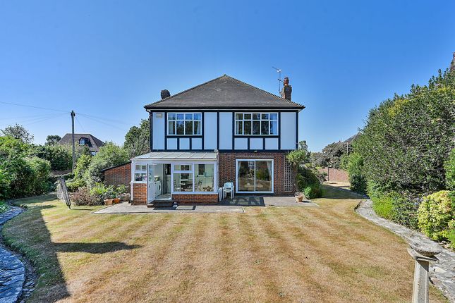 Buxton Drive, Coombe photo 3