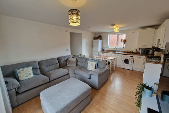 Flat to rent in Anglian Way, Coventry