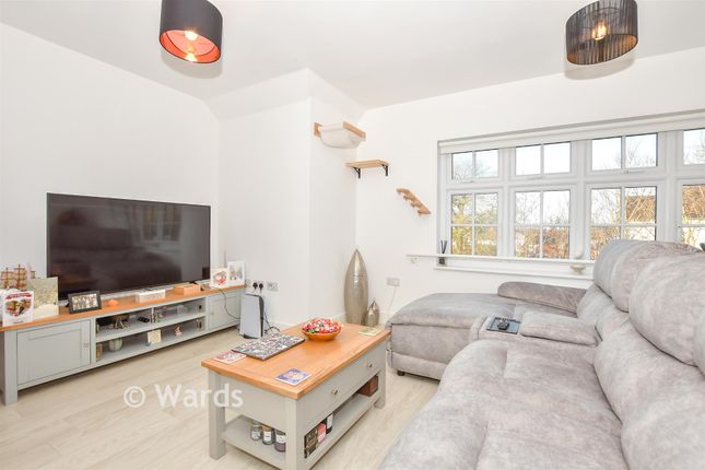 31, Broadclough Way, Maidstone photo 3